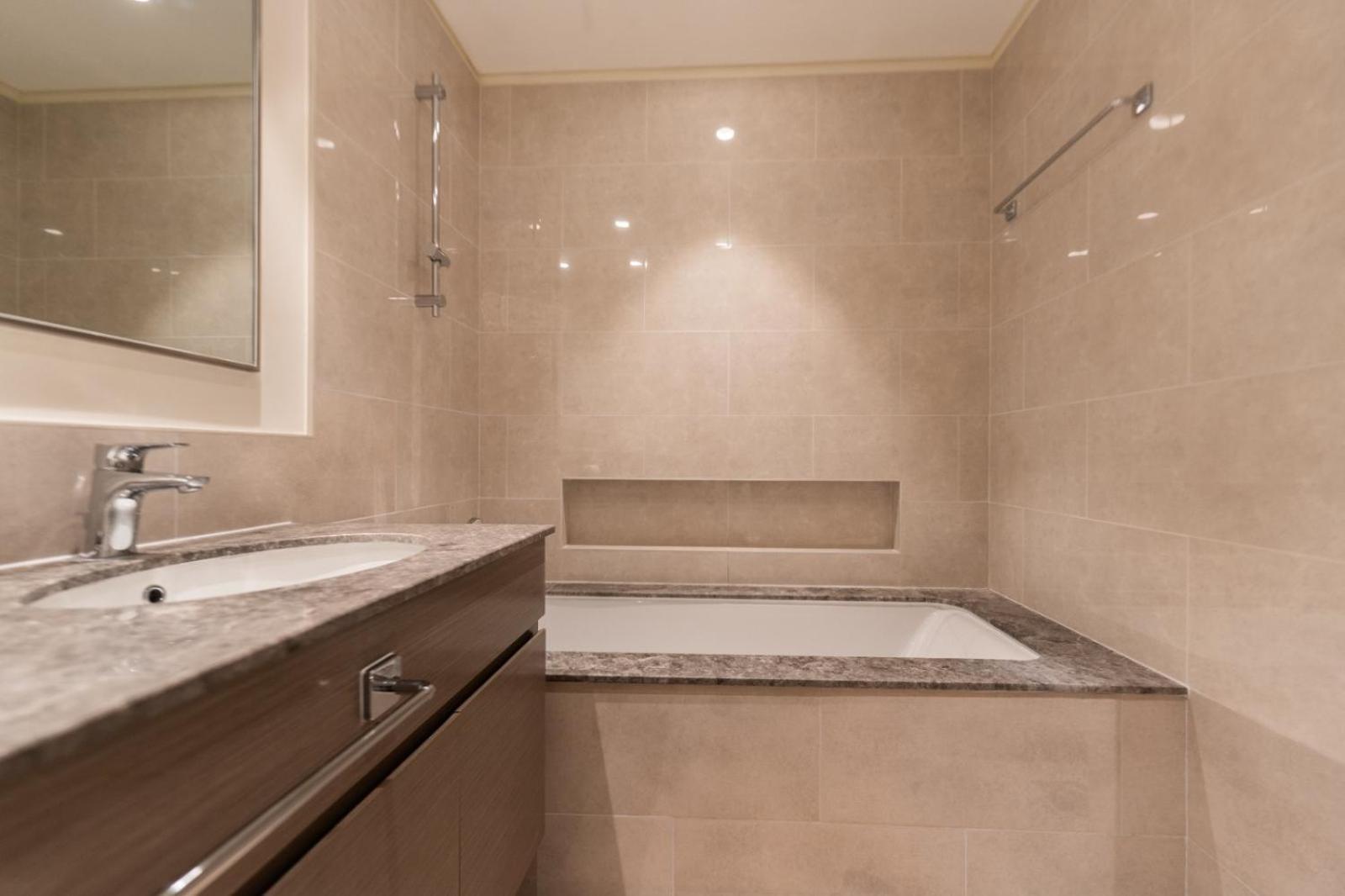 Charming In Downtown Just Steps From Burj Khalifa & Mall By Bhavan * دبي