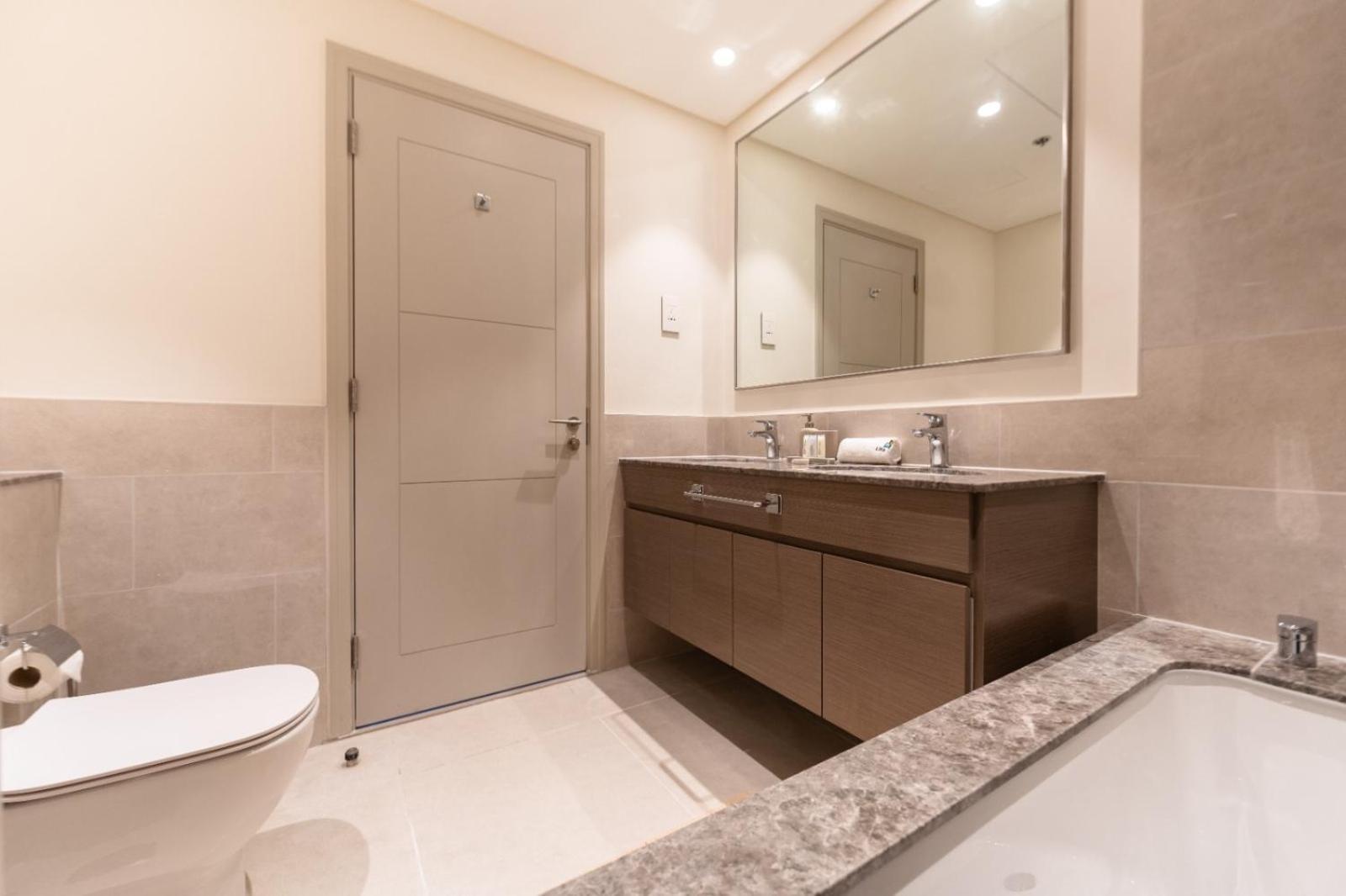 Charming In Downtown Just Steps From Burj Khalifa & Mall By Bhavan دبي